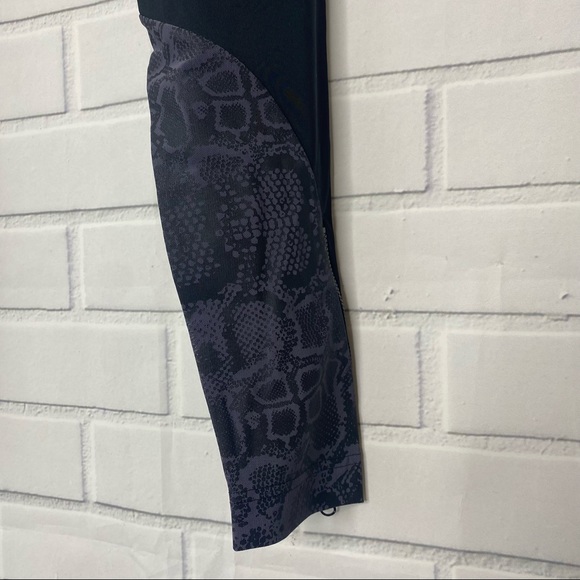 Adidas by Stella McCartney Run Leo Tight in Black size medium - Picture 9 of 12